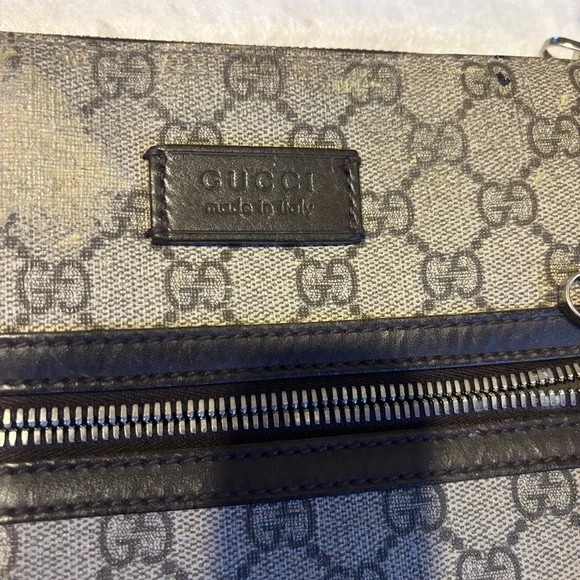 Gucci Beige and Brown GG Pattern Messenger Bag - Picture 3 of 17